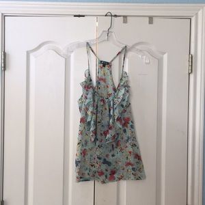 Super cute Butterfly print top!